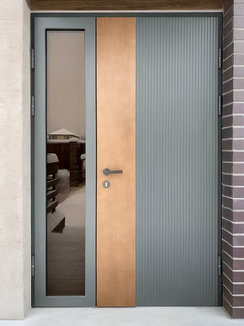 Двухцветная входная дверь Двухцветная входная дверь